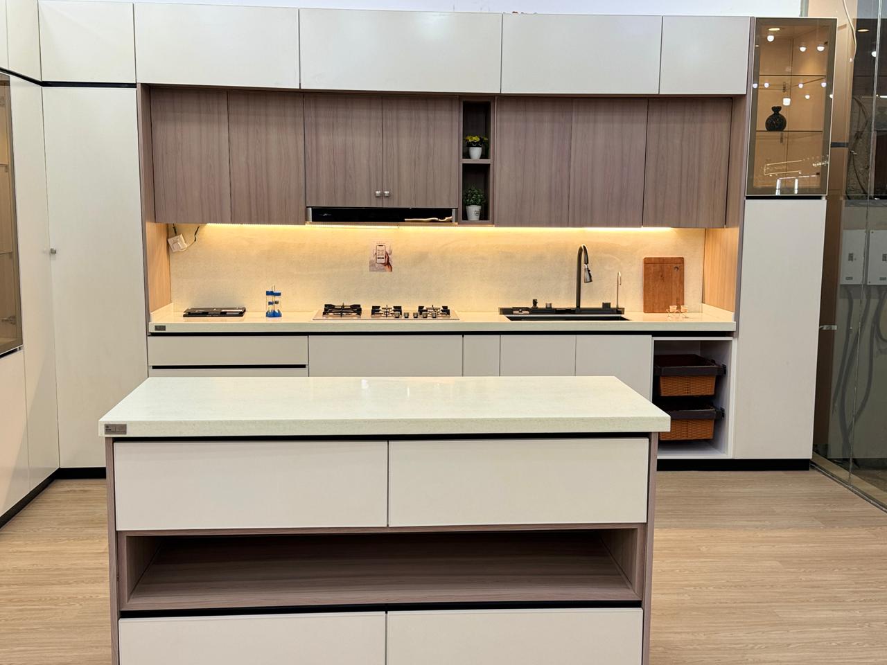 Luxury Saj Cabinets